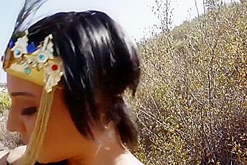 A sexy queen form the bushes wants to fuck