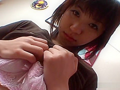 Airi Momose stimulates her slit and shaved slut with fingers