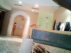 Amateur fem gets her chubby body in shower
