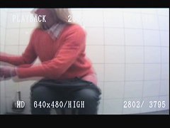 Amateur mature blonde hidden piss cam
