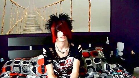 American Emo Boy Vayne Delivers A Great Solo! - Vayne Insanity Wanks