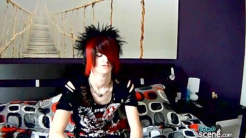 American Emo Boy Vayne Delivers A Great Solo! - Vayne Insanity Wanks