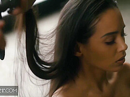 Andreina De Luxe In Stepping Into The Unknown