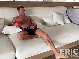 Arregacando O Cu Com Uma Dp / Stretching His Ass With Dp