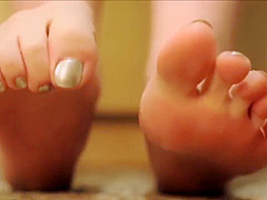 Asian girl's silver toes spread pt2