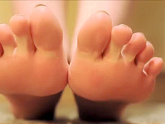 Asian girl's silver toes spread pt2