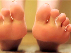 Asian girl's silver toes spread pt2