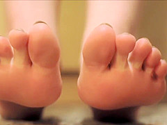 Asian girl's silver toes spread pt2