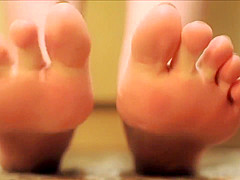 Asian girl's silver toes spread pt2