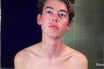 Austin Lovett - Jerking In Tub