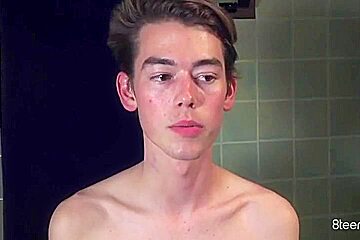 Austin Lovett - Jerking In Tub