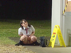 B2H2201-Beautiful Girl Fucked During Wild Piss