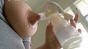 BREAST MILK AND PUMP KATERINA HARTLOVA