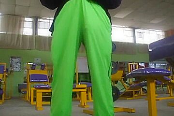 Big Black Step daddy At The Gym Shows Cock And Enjoys