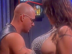 Big Dick Stud Gets Wet And Sloppy Head From Curvy Brunet