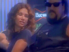Big Dick Stud Gets Wet And Sloppy Head From Curvy Brunet