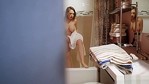 Big Juggs Blondie Stepmom Showed Stepson Hot To Masturbate