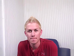 Blonde mohawk guy gets gangbanged by black thugs