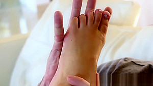 Blonde spinner gets oral
