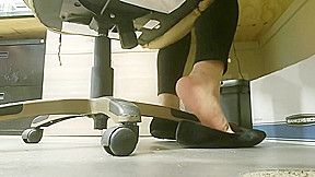 Bored feet at work
