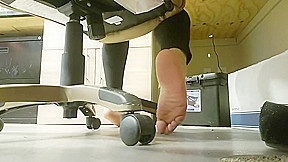 Bored feet at work