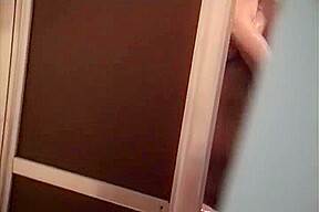 Bresilienne super sexy se touche sous la douche