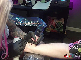 Busty babe Evilyn Ink tattoos Ivan then masturbates