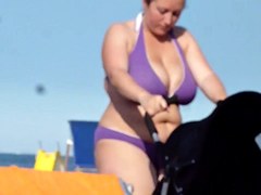 Candid MILF Huge Busty Beach Cleavage