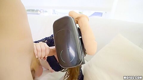 Cheating Spinner Loves And Vr Entertaiments With Big Dicks And Alice Merchesi