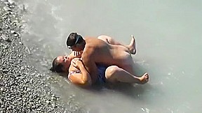 Chubby Girl Fucked In The Sea by A local Guy On Her Trip Abroad