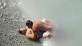 Chubby Girl Fucked In The Sea by A local Guy On Her Trip Abroad