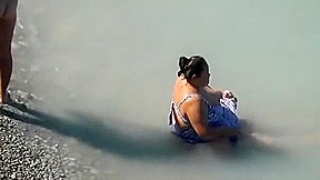 Chubby Girl Fucked In The Sea by A local Guy On Her Trip Abroad