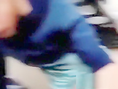 Chupando o pau do amigo hetero com a webcam ligada