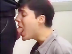 Cop fucks prisioner
