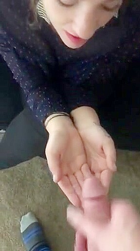 Cumming in her hand for her