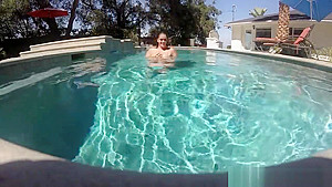 Curvy Alison swims and masturbates in the pool