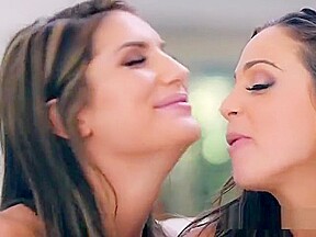Curvy Dykes Make Each Other Squirm And Squirt