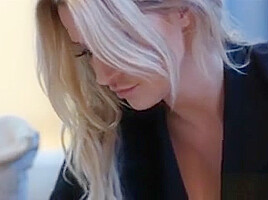 Cute Girlfriend Extreme Orgasm