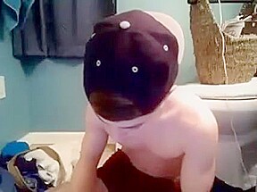 Cutie Bathroom Wank