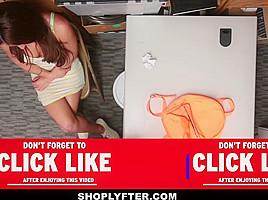 Davina Davis in Case No  7867892 - Shoplyfter