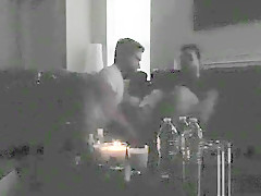 Dois Amigos Brincando no Apagão