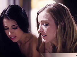 Dreamy Threesome Fuck Session With Two Bisexual Chicks