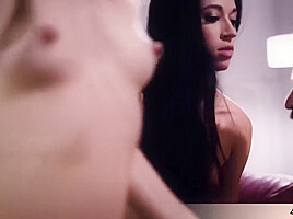 Dreamy Threesome Fuck Session With Two Bisexual Chicks