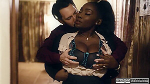 Ebony Agent Gets Asslicked And Fucked Hard To Sell A House