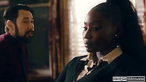Ebony Agent Gets Asslicked And Fucked Hard To Sell A House