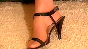 Ejaculate all over my pantyhose