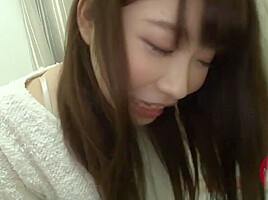 Emabarassing beauty pissing