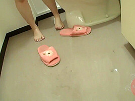 Emabarassing beauty pissing