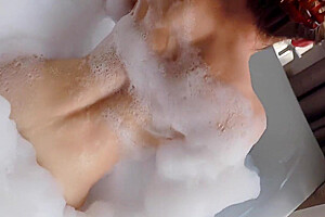 Emma Rose In Ts Suck Bbc In Bathtub In Xxx Vlog 7 Min