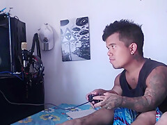 Enano Se Divierte Jugando Mientras Su Hermanastra Se Divierta Con Polla De El